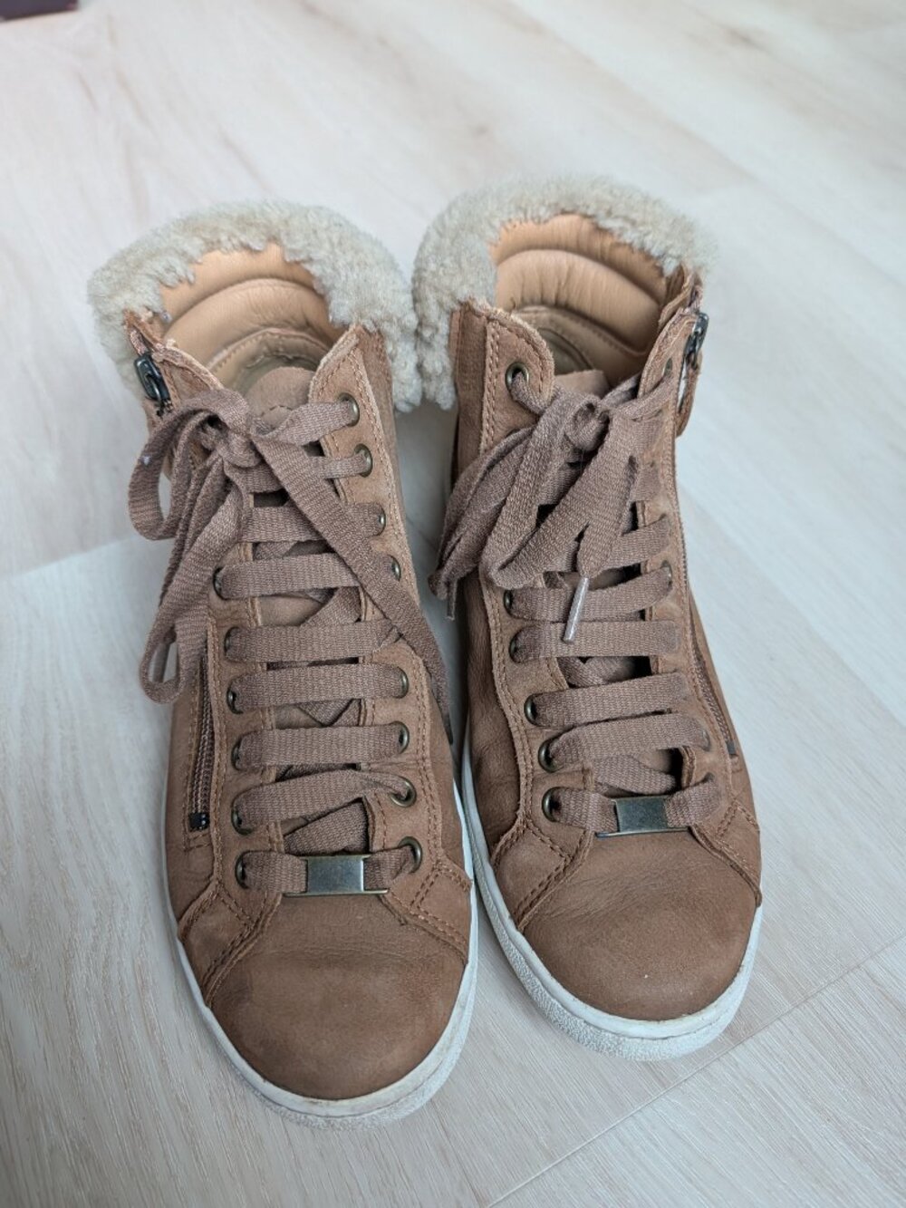 UGG Olive Genuine Shearling Cuff Sneaker (Women) Size 9, CHESTNUT NUBUCK LEATHER - Picture 5 of 7